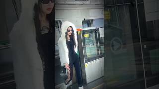 Chinese Beautiful girl street style fashion tiktok  shorts Shortfeed#maskgirl  #chinsesstreetfashion