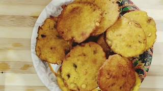 ಅಕ್ಕಿ ಹಿಟ್ಟಿನ ನಿಪ್ಪಟ್ಟು / ಮುರುಕ್ಕು II Rice flour crackers II चावल आटे के स्नैक