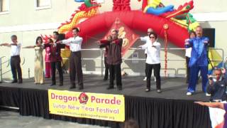 Meimen Qigong Exercise (梅門) - Dragon Parade Lunar New Year Festival 2013