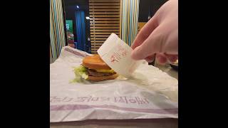 맥도날드 베이컨 토마토 디럭스 랩핑-(Korean McDonald  Bacon Tomato Deluxe Burger Speed Wrapping)#shorts