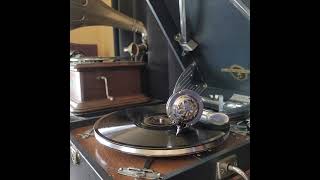 藤村 一郎（楠木 繁夫）♪新スキー小唄♪ 1934年 78rpm record. Columbia Model No G ｰ 241 phonograph