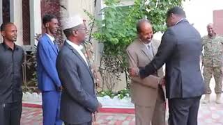 Waa Kulankii Madaxweyne Qoor Qoor iyo Madaxweynayashii Hore Somalia Sheikh Shariif iyo Xasan Sheikh.