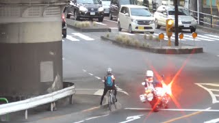 頭がイカれてるとしか思えない危険極まりない運転を白バイの目の前でした悪質な違反車に交通機動隊が怒りの緊急走行で即追跡！即検挙！Japanese Motorcycle police