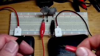 Testing if two series 5V USB power banks can output 10V with two series 5V 1W LED components