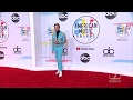 Post Malone hits red carpet at American Music Awards 🎶