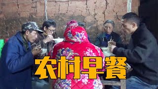 农家人的简单生活：早起搬柴当晨练，煮一锅饺子热乎乎吃顿早餐【幺妈和幺叔】