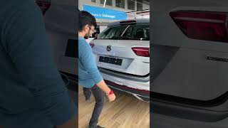Effortless Loading and Unloading: Volkswagen Tiguan's Smart Tailgate Feature || Torqueify