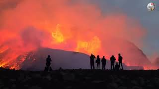 HUGE LAVA FLOWS LEAVE PEOPLE IN  AWEMOST AWESOME VIEW ON THE EARTH [The Amazing Magic World