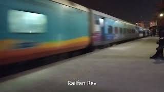 12609 MGR Central - Mysuru Jn SF Express storming through Hoodi. #trainspotting #mysuru