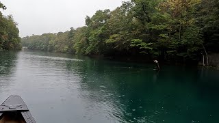 北海道の支笏湖ブルーを眺めながらカヌークルージング