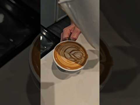 #latte #wingtulip #coffee #latteeart #coffeeart #coffeelover #cafe #viral #reels #foryou