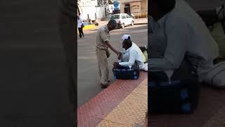 Sub Inspector ss yadav drunk drama at mahira junction.