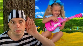 How the police help Anabella | Kids video