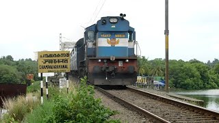 Jamnagar - Tirunelveli - Jamnagar Express cruising over Kochi backwaters