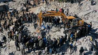 Число погибших при землетрясении в Турции превысило девять тысяч
