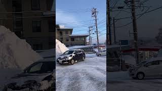 今朝の大館【雪国あるある】雪山…高！朝早く起きて、雪かきからの1日のスタート# #秋田 #大館#雪#ハチ公#雪山#shorts