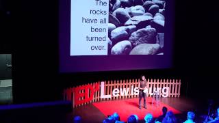 Poetry and connections in the care bear of prisons | Sarah Elkins | TEDxLewisburg