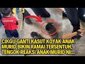 CIKGU GANTI KASUT KOYAK ANAK MURID BIKIN RAMAI TERSENTUH, TENGOK REAKSI ANAK MURID NI...