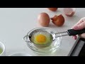 POACHED EGGS  how to poach an egg (perfectly)