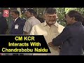 CM KCR Interacts With Chandrababu Naidu In Governor Narasimhan's Party At Raj Bhavan | V6 News