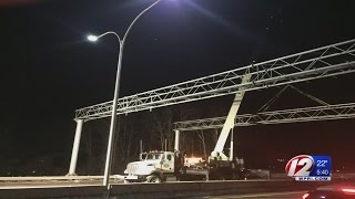 Sakonnet Bridge toll gantry equipment removed