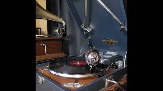 青木 光一 ♪柿の木坂の家♪ 1957年 78rpm record. Columbia Model No G ｰ 241 phonograph.