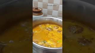 🍲அம்மா  வச்ச கொழம்ப குடிச்சிட்டு😅 #food #shorts #comedy #shortsfeed #trending #viral #new #comedy