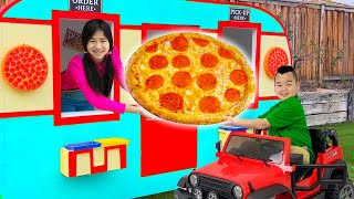 Download Maddie Jannie & Friends Run Their Own Pizza Drive Thru Restaurant: Creative and Fun Pretend Play mp3