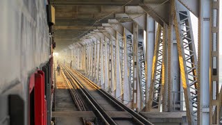 Crossing beautiful Ganga river on dangerous MALVIYA bridge