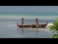 future sailors of polowat micronesia（ミクロネシア、ポロワット島の少年たち）