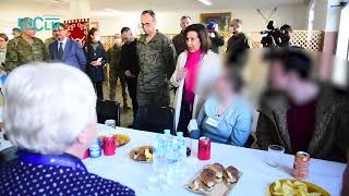 Margarita Robles visita a los ucranianos de la Academia de Infantería de Toledo