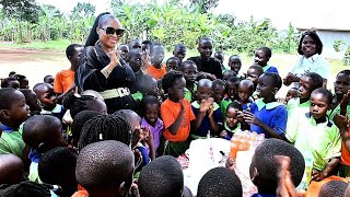 ESANYU ASHA LOVE FOUNDATION BAKYALIDDEKO ESOMERO ELITALIKO MWASIRIZI BASAZE CAKE NEBABAGABIRA ENGOYE