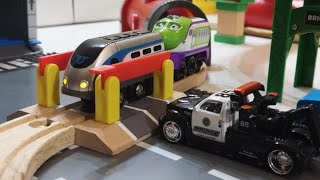 Thomas, Chuggington and Brio Trains, Learn To Build 4x Subway Tunnel, Crossing Level,  Kids Toys