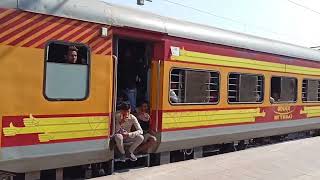 NAUTANWA EXPRESS || NAUTANWA TO DURG || HEAVY RUSH TRAIN ||AC NON AC COACH || INDIAN RAILWAY || 🚆🚃🚃🚃