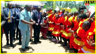 KUJIACHILIA - See how Ruto danced when he arrived at Kakamega Investment Conference