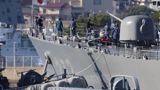 護衛艦「せんだい」係留替え