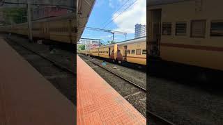 Kannur Alappuzha express at Trichur railway station #thrissur