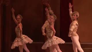 Corps de ballet raymonda grande valse