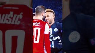 Neymar gets mad when this football player tries to steal the ball from him!