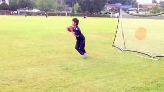 ミニサッカーゴールがリバウンダーに【少年サッカーU8】Goal to rebounder