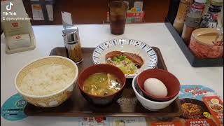 すき家 粗挽きソーセージ朝食二枚盛り