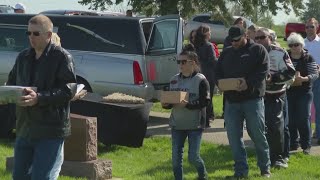 Nonprofit holds funeral for about 200 unclaimed Iowans
