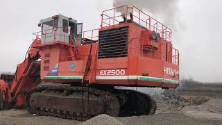 Hitachi EX2500 Startup