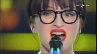 Arisa - Sincerità (live Sanremo 2009).avi