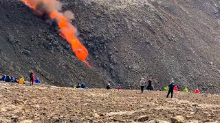 Iceland Lava Wall BREACHED! Geologist explains Volcano Eruption