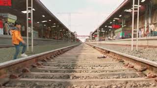Hero ne bacche ki bachai jaan railway track par new movies sence 2021