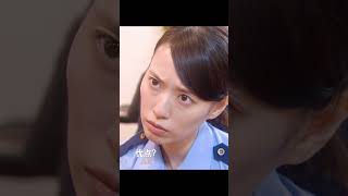 「女子警察の逆襲」では、永野芽郁が困難を乗り越える姿を描いています。彼女の勇気ある瞬間をご覧ください！ #shorts #movie #映画