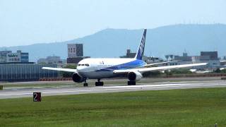 Boeing 767-300 (ANA)(JA8674) Take Off