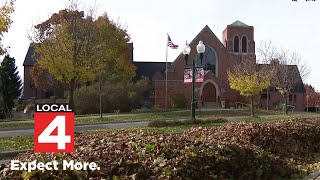 Why experts recommed not raking your leaves in Metro Detroit