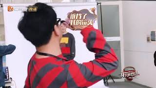 【会员抢先看】《我们的乐队》 《乐队修炼手册》：起范儿！乐手拍定妆照是怎样凹造型的？ Me to us |芒果TV会员频道